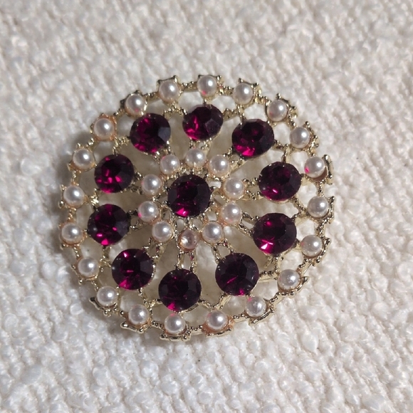 Source Unknown Jewelry - Elegant Gold and Red Brooch with Pearls, Vintage Brooch
